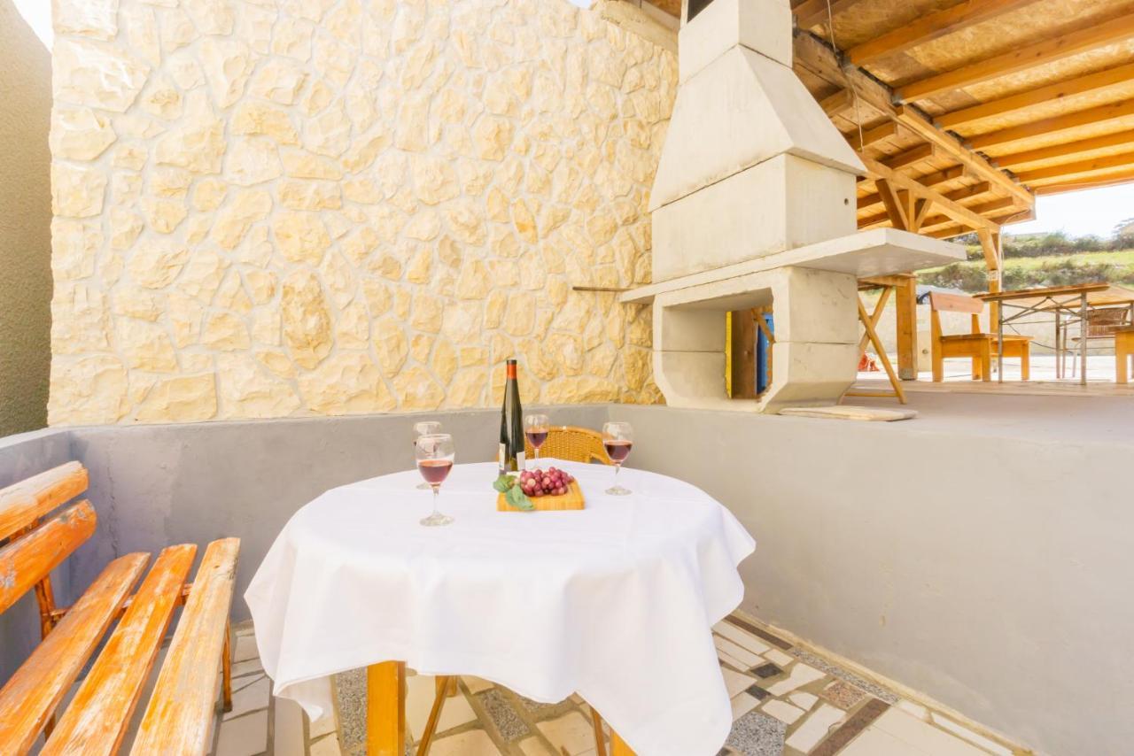 Apartamento Jasko I Jelica Beautiful View Metajna Exterior foto